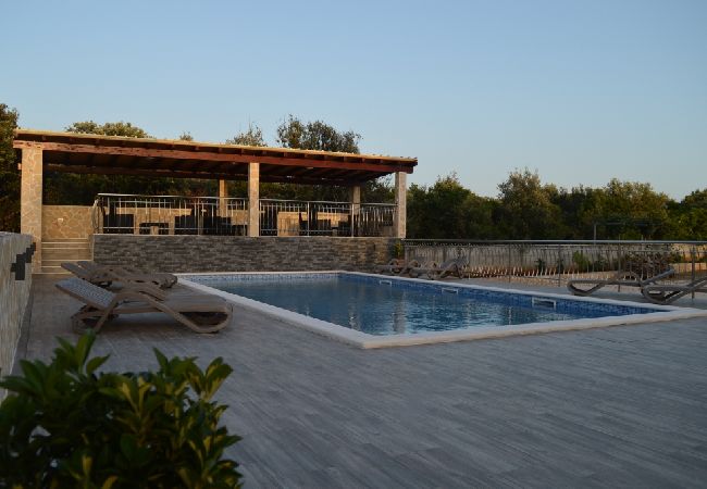 Ferienwohnung in Vinišce - Ferienwohnung in Vinišće mit Balkon, Klimaanlage, W-LAN, Waschmaschine (4753-4) Ferienwohnung in Vinišce - Ferienwohnung in Vinišće mit Balkon, Klimaanlage, W-LAN, Waschmaschine (4753-4)