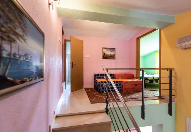 Ferienwohnung in Vinišce - Ferienwohnung in Vinišće mit Balkon, Klimaanlage, W-LAN, Waschmaschine (4753-7) Ferienwohnung in Vinišce - Ferienwohnung in Vinišće mit Balkon, Klimaanlage, W-LAN, Waschmaschine (4753-7)