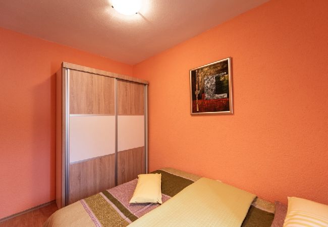 Ferienwohnung in Vinišce - Ferienwohnung in Vinišće mit Balkon, Klimaanlage, W-LAN, Waschmaschine (4753-7) Ferienwohnung in Vinišce - Ferienwohnung in Vinišće mit Balkon, Klimaanlage, W-LAN, Waschmaschine (4753-7)