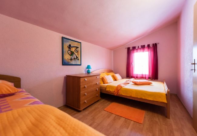 Ferienwohnung in Vinišce - Ferienwohnung in Vinišće mit Balkon, Klimaanlage, W-LAN, Waschmaschine (4753-7) Ferienwohnung in Vinišce - Ferienwohnung in Vinišće mit Balkon, Klimaanlage, W-LAN, Waschmaschine (4753-7)