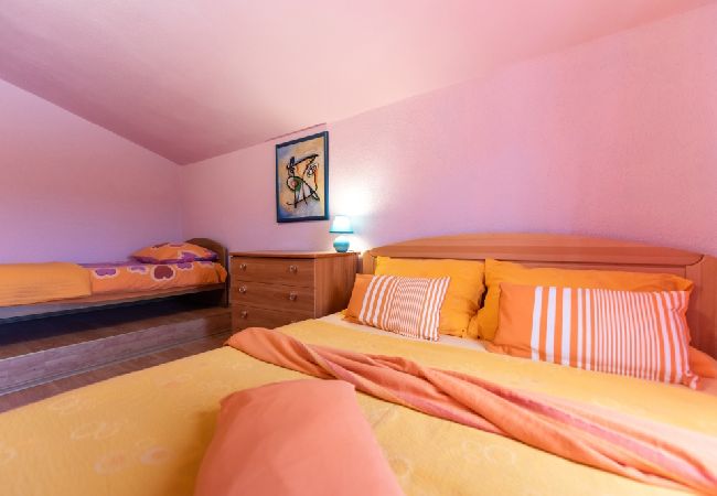 Ferienwohnung in Vinišce - Ferienwohnung in Vinišće mit Balkon, Klimaanlage, W-LAN, Waschmaschine (4753-7) Ferienwohnung in Vinišce - Ferienwohnung in Vinišće mit Balkon, Klimaanlage, W-LAN, Waschmaschine (4753-7)