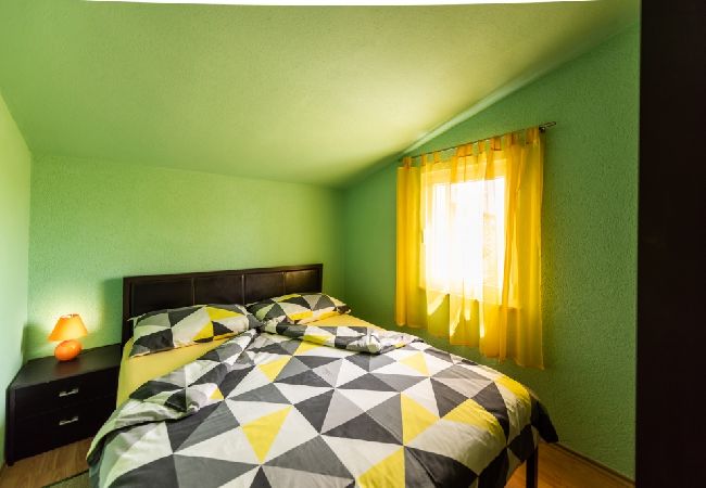 Ferienwohnung in Vinišce - Ferienwohnung in Vinišće mit Balkon, Klimaanlage, W-LAN, Waschmaschine (4753-7) Ferienwohnung in Vinišce - Ferienwohnung in Vinišće mit Balkon, Klimaanlage, W-LAN, Waschmaschine (4753-7)