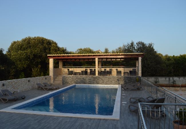 Ferienwohnung in Vinišce - Ferienwohnung in Vinišće mit Balkon, Klimaanlage, W-LAN, Waschmaschine (4753-7) Ferienwohnung in Vinišce - Ferienwohnung in Vinišće mit Balkon, Klimaanlage, W-LAN, Waschmaschine (4753-7)