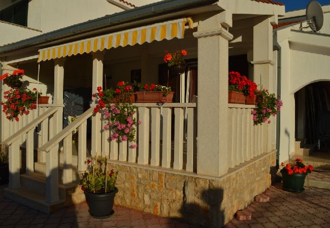 Ferienwohnung in Vinišce - Ferienwohnung in Vinišće mit Balkon, Klimaanlage, W-LAN, Waschmaschine (4753-7) Ferienwohnung in Vinišce - Ferienwohnung in Vinišće mit Balkon, Klimaanlage, W-LAN, Waschmaschine (4753-7)