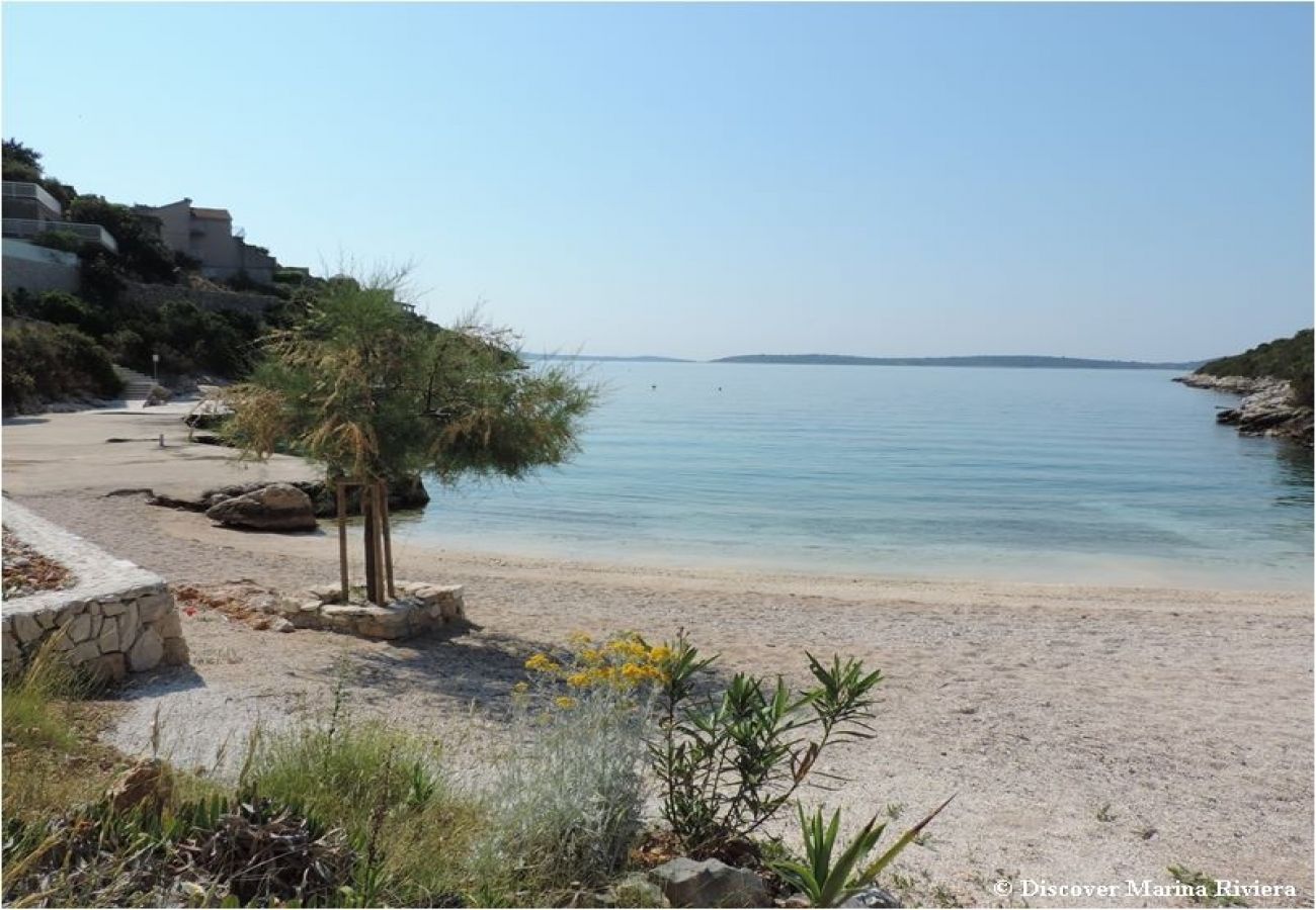 Ferienwohnung in Vinišce - Ferienwohnung in Vinišće mit Balkon, Klimaanlage, W-LAN, Waschmaschine (4753-7)