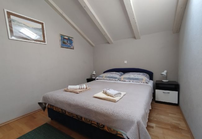 Ferienwohnung in Vinišce - Ferienwohnung in Vinišće mit Terrasse, Klimaanlage, W-LAN (4756-2) Ferienwohnung in Vinišce - Ferienwohnung in Vinišće mit Terrasse, Klimaanlage, W-LAN (4756-2)