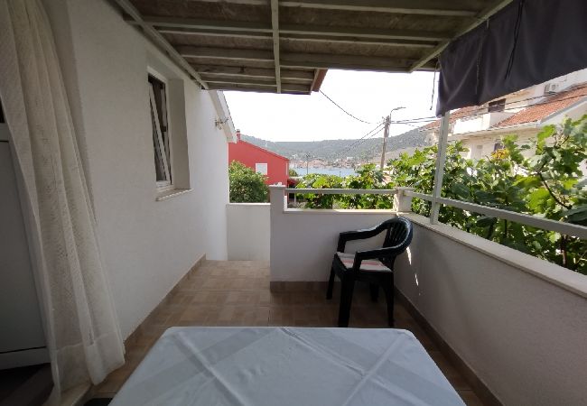 Ferienwohnung in Vinišce - Ferienwohnung in Vinišće mit Terrasse, Klimaanlage, W-LAN (4756-2) Ferienwohnung in Vinišce - Ferienwohnung in Vinišće mit Terrasse, Klimaanlage, W-LAN (4756-2)