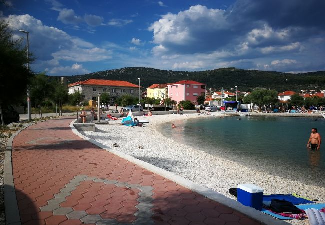 Ferienwohnung in Vinišce - Ferienwohnung in Vinišće mit Terrasse, Klimaanlage, W-LAN (4756-2) Ferienwohnung in Vinišce - Ferienwohnung in Vinišće mit Terrasse, Klimaanlage, W-LAN (4756-2)