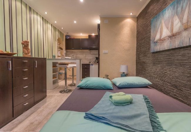 Studio in Crikvenica - Studioapartment in Crikvenica mit Meerblick, Terrasse, Klimaanlage, W-LAN (4628-5) Studio in Crikvenica - Studioapartment in Crikvenica mit Meerblick, Terrasse, Klimaanlage, W-LAN (4628-5)