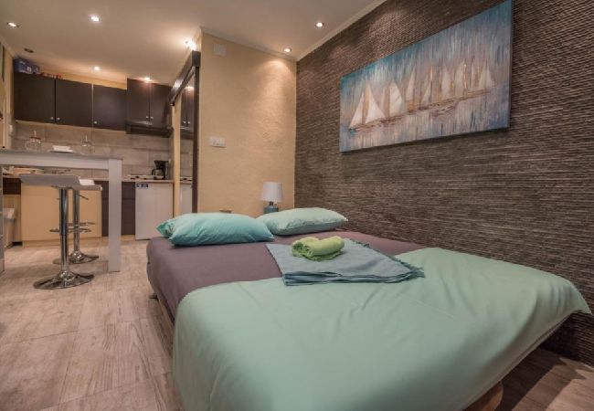 Studio in Crikvenica - Studioapartment in Crikvenica mit Meerblick, Terrasse, Klimaanlage, W-LAN (4628-5) Studio in Crikvenica - Studioapartment in Crikvenica mit Meerblick, Terrasse, Klimaanlage, W-LAN (4628-5)