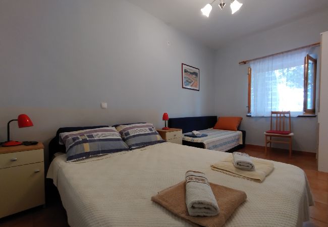 Ferienwohnung in Vinišce - Ferienwohnung in Vinišće mit Terrasse, Klimaanlage, W-LAN (4756-1) Ferienwohnung in Vinišce - Ferienwohnung in Vinišće mit Terrasse, Klimaanlage, W-LAN (4756-1)