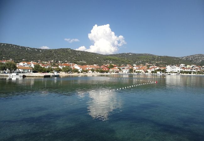 Ferienwohnung in Vinišce - Ferienwohnung in Vinišće mit Terrasse, Klimaanlage, W-LAN (4756-1) Ferienwohnung in Vinišce - Ferienwohnung in Vinišće mit Terrasse, Klimaanlage, W-LAN (4756-1)