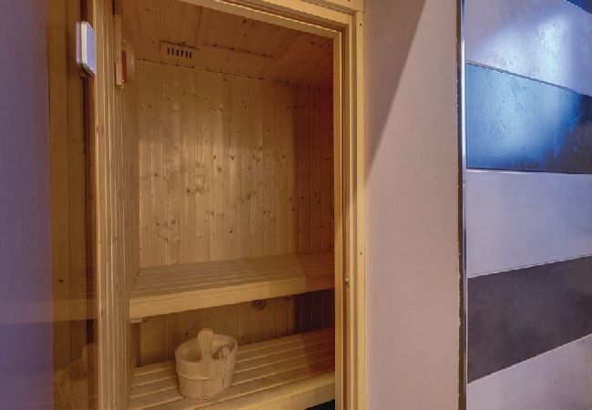 Ferienhaus in Mali Lošinj - Ferienhaus in Mali Lošinj mit Terrasse, Klimaanlage, W-LAN, Waschmaschine (4780-1) Ferienhaus in Mali Lošinj - Ferienhaus in Mali Lošinj mit Terrasse, Klimaanlage, W-LAN, Waschmaschine (4780-1)