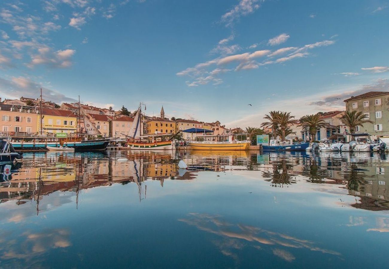 Ferienhaus in Mali Lošinj - Ferienhaus in Mali Lošinj mit Terrasse, Klimaanlage, W-LAN, Waschmaschine (4780-1)