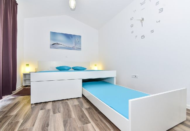 Studio in Vir - Studioapartment in Vir mit Terrasse, Klimaanlage, W-LAN, Waschmaschine (4781-1) Studio in Vir - Studioapartment in Vir mit Terrasse, Klimaanlage, W-LAN, Waschmaschine (4781-1)