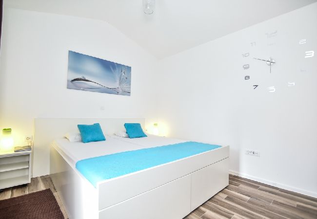 Studio in Vir - Studioapartment in Vir mit Terrasse, Klimaanlage, W-LAN, Waschmaschine (4781-1) Studio in Vir - Studioapartment in Vir mit Terrasse, Klimaanlage, W-LAN, Waschmaschine (4781-1)