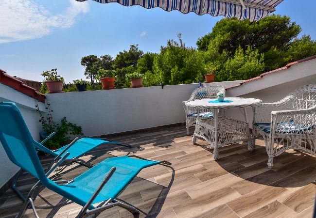 Studio in Vir - Studioapartment in Vir mit Terrasse, Klimaanlage, W-LAN, Waschmaschine (4781-1) Studio in Vir - Studioapartment in Vir mit Terrasse, Klimaanlage, W-LAN, Waschmaschine (4781-1)