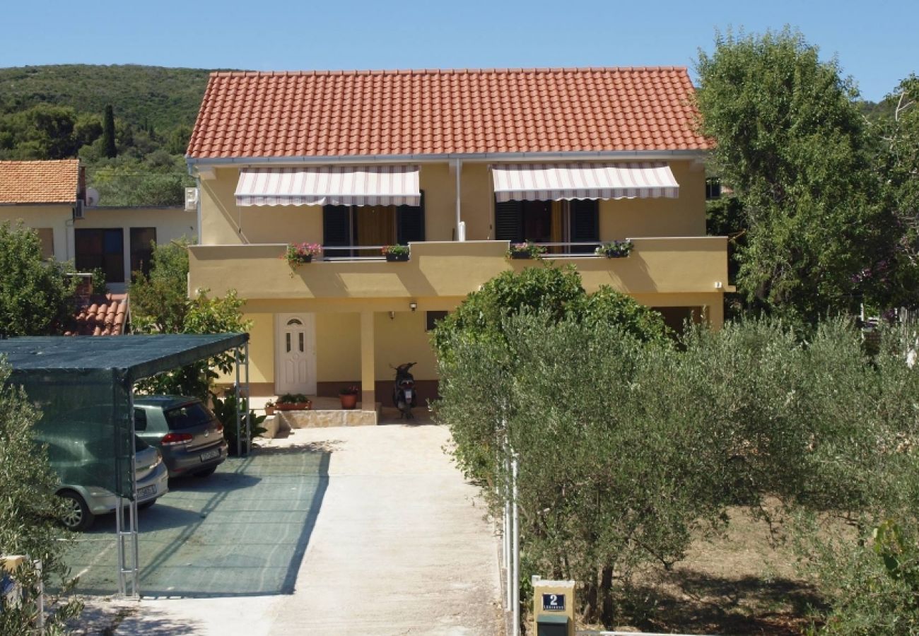 Ferienwohnung in Slatine - Ferienwohnung in Slatine mit Meerblick, Balkon, Klimaanlage, W-LAN (4784-1)