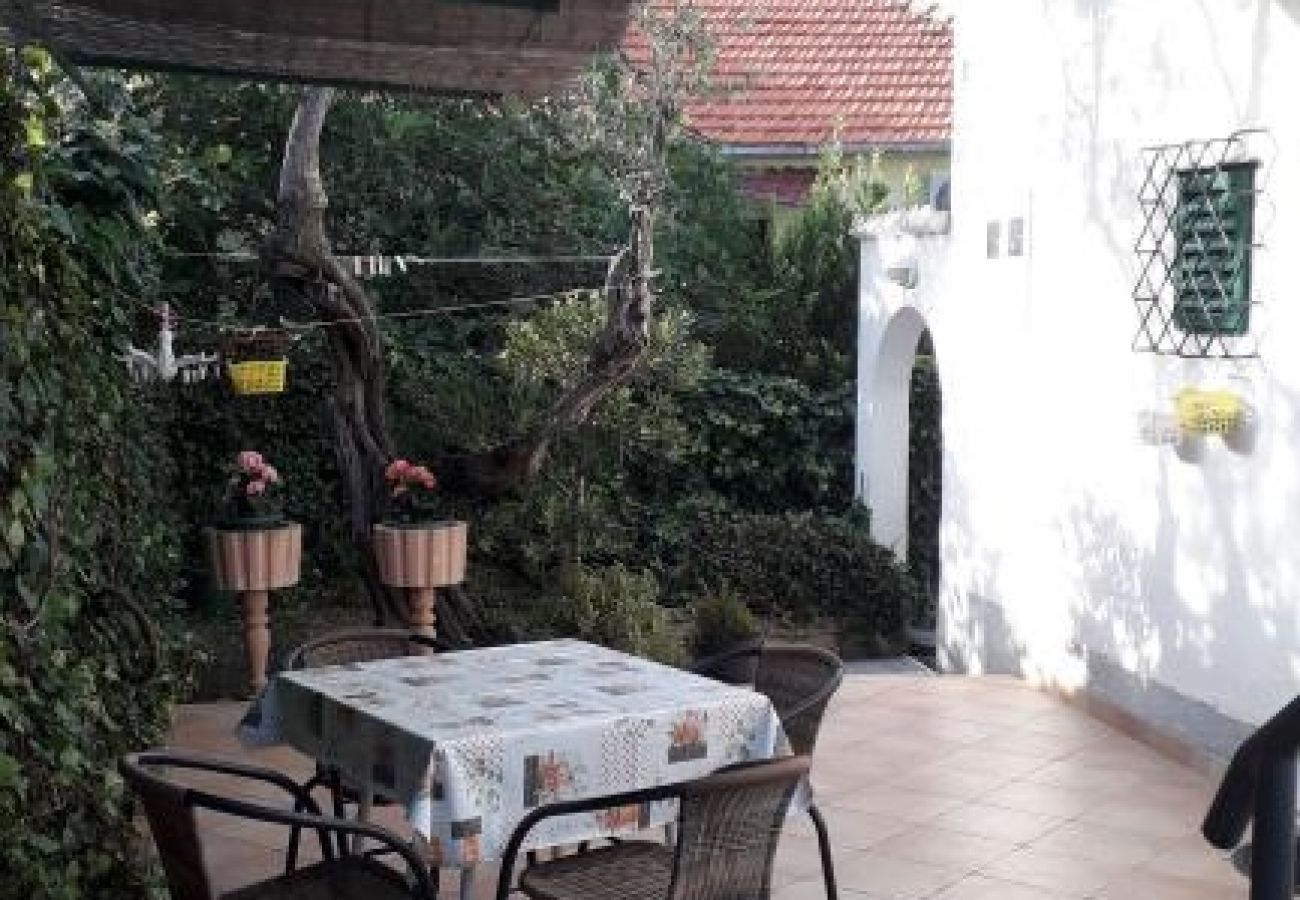 Ferienwohnung in Slatine - Ferienwohnung in Slatine mit Meerblick, Terrasse, W-LAN (4785-1)