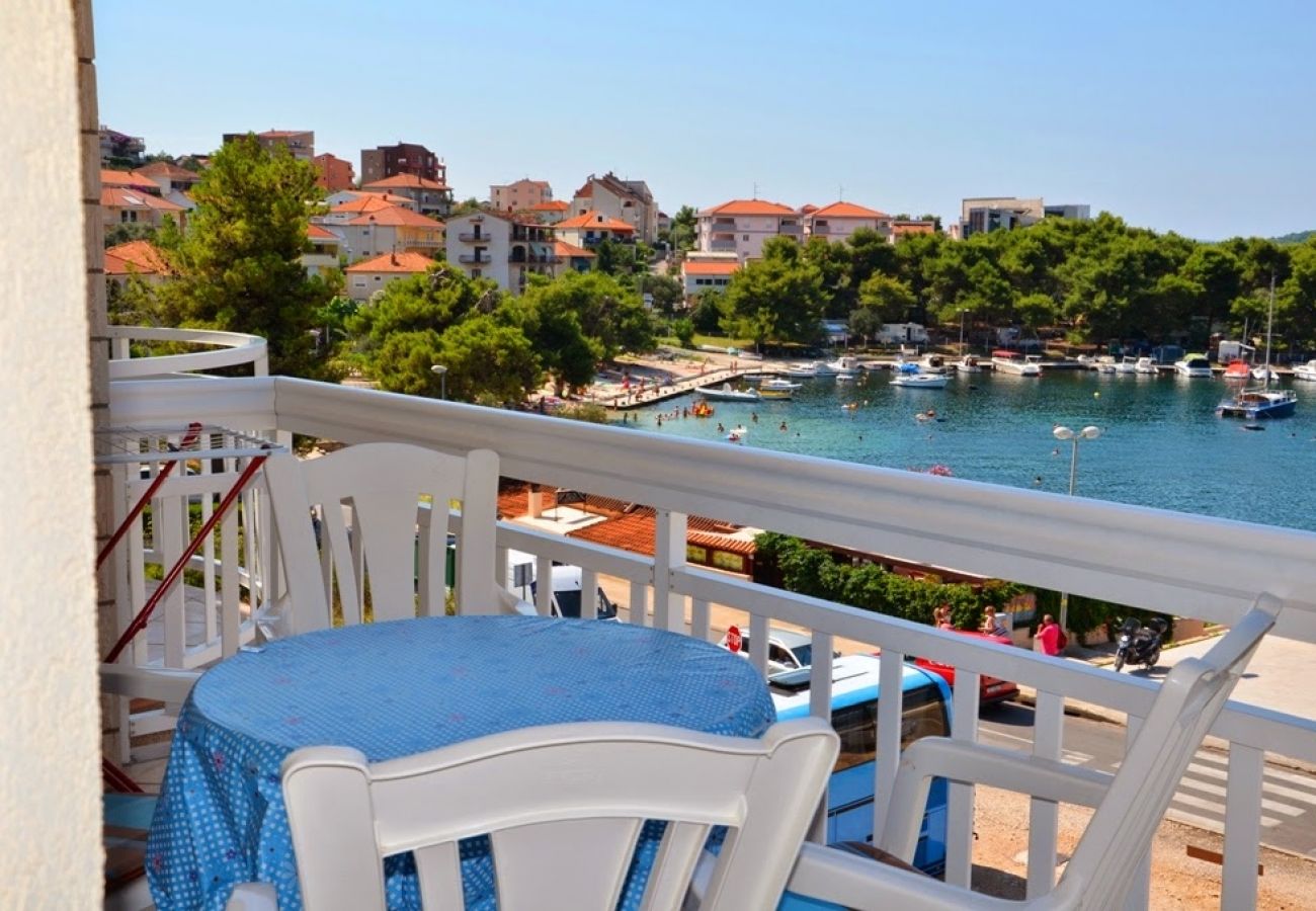 Ferienwohnung in Trogir - Ferienwohnung in Trogir mit Meerblick, Balkon, Klimaanlage, W-LAN (4786-1)