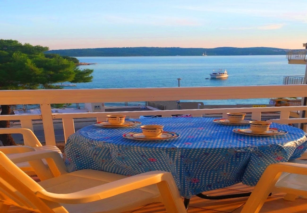 Ferienwohnung in Trogir - Ferienwohnung in Trogir mit Meerblick, Balkon, Klimaanlage, W-LAN (4786-1)