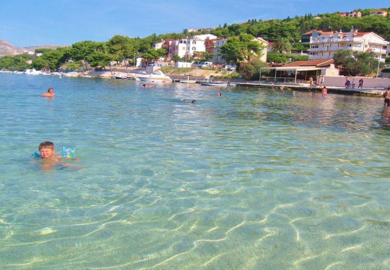 Ferienwohnung in Trogir - Ferienwohnung in Trogir mit Meerblick, Balkon, Klimaanlage, W-LAN (4786-1)