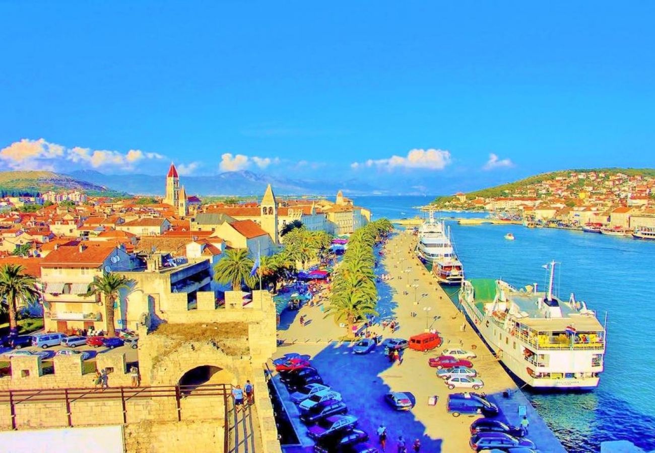 Ferienwohnung in Trogir - Ferienwohnung in Trogir mit Meerblick, Balkon, Klimaanlage, W-LAN (4786-1)