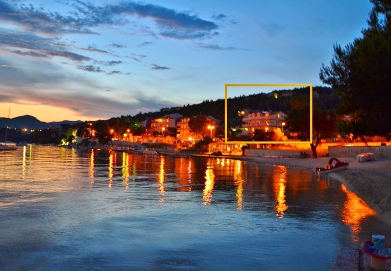 Ferienwohnung in Trogir - Ferienwohnung in Trogir mit Meerblick, Balkon, Klimaanlage, W-LAN (4786-1)