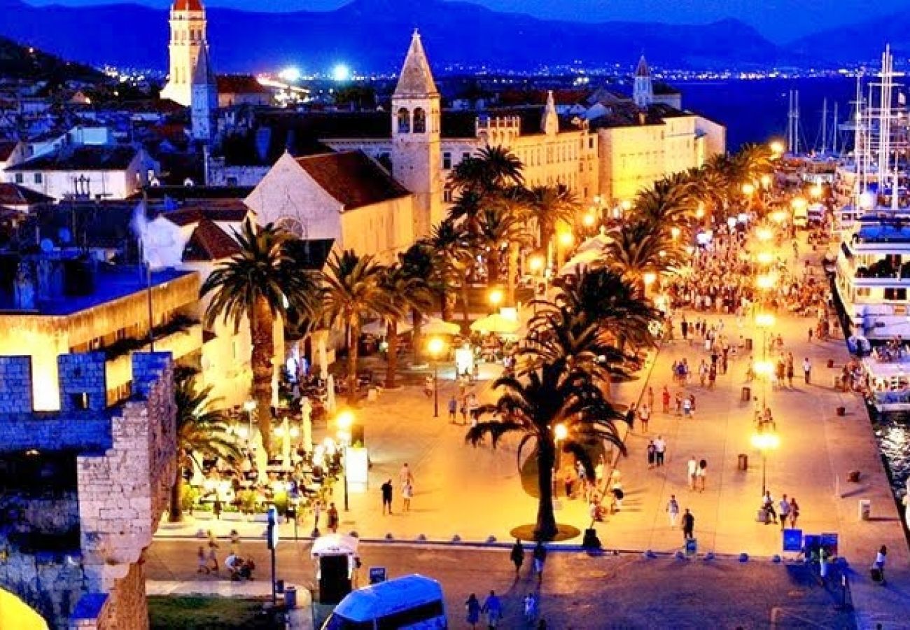 Ferienwohnung in Trogir - Ferienwohnung in Trogir mit Meerblick, Balkon, Klimaanlage, W-LAN (4786-1)