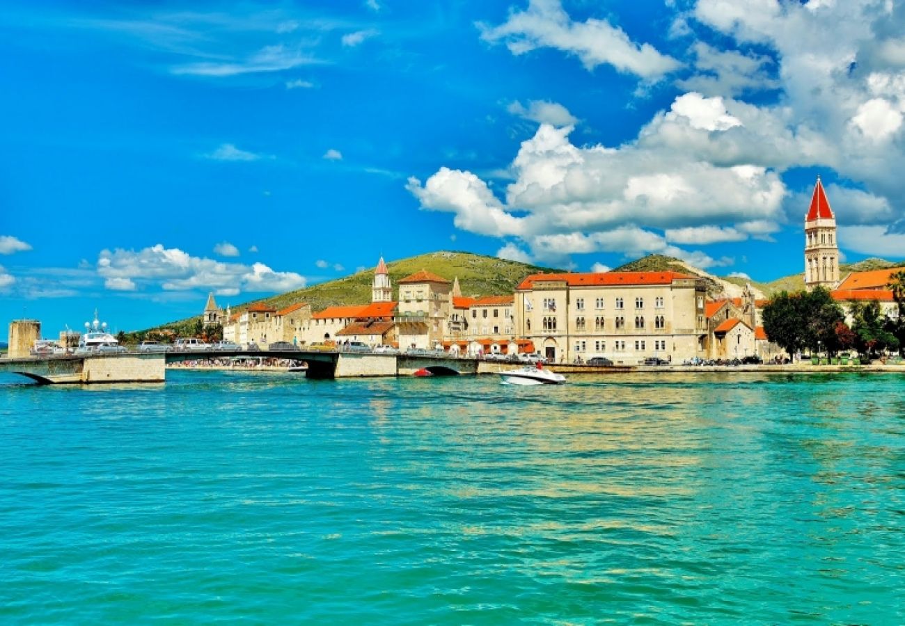 Ferienwohnung in Trogir - Ferienwohnung in Trogir mit Meerblick, Balkon, Klimaanlage, W-LAN (4786-1)