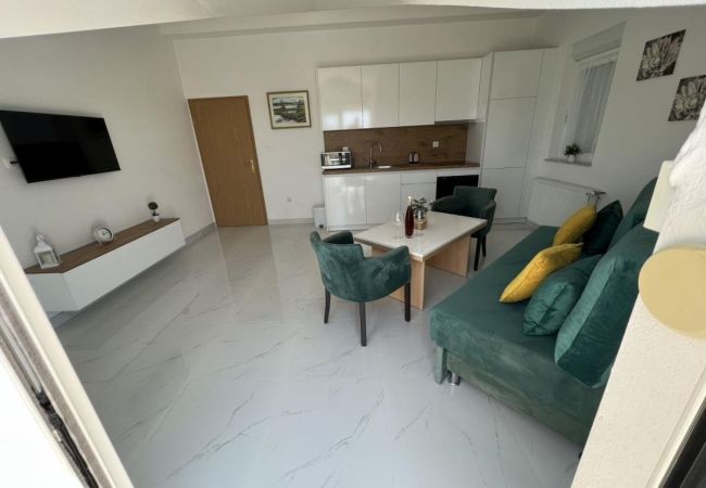 Ferienwohnung in Trogir - Ferienwohnung in Trogir mit Meerblick, Balkon, Klimaanlage, W-LAN (4786-2) Ferienwohnung in Trogir - Ferienwohnung in Trogir mit Meerblick, Balkon, Klimaanlage, W-LAN (4786-2)