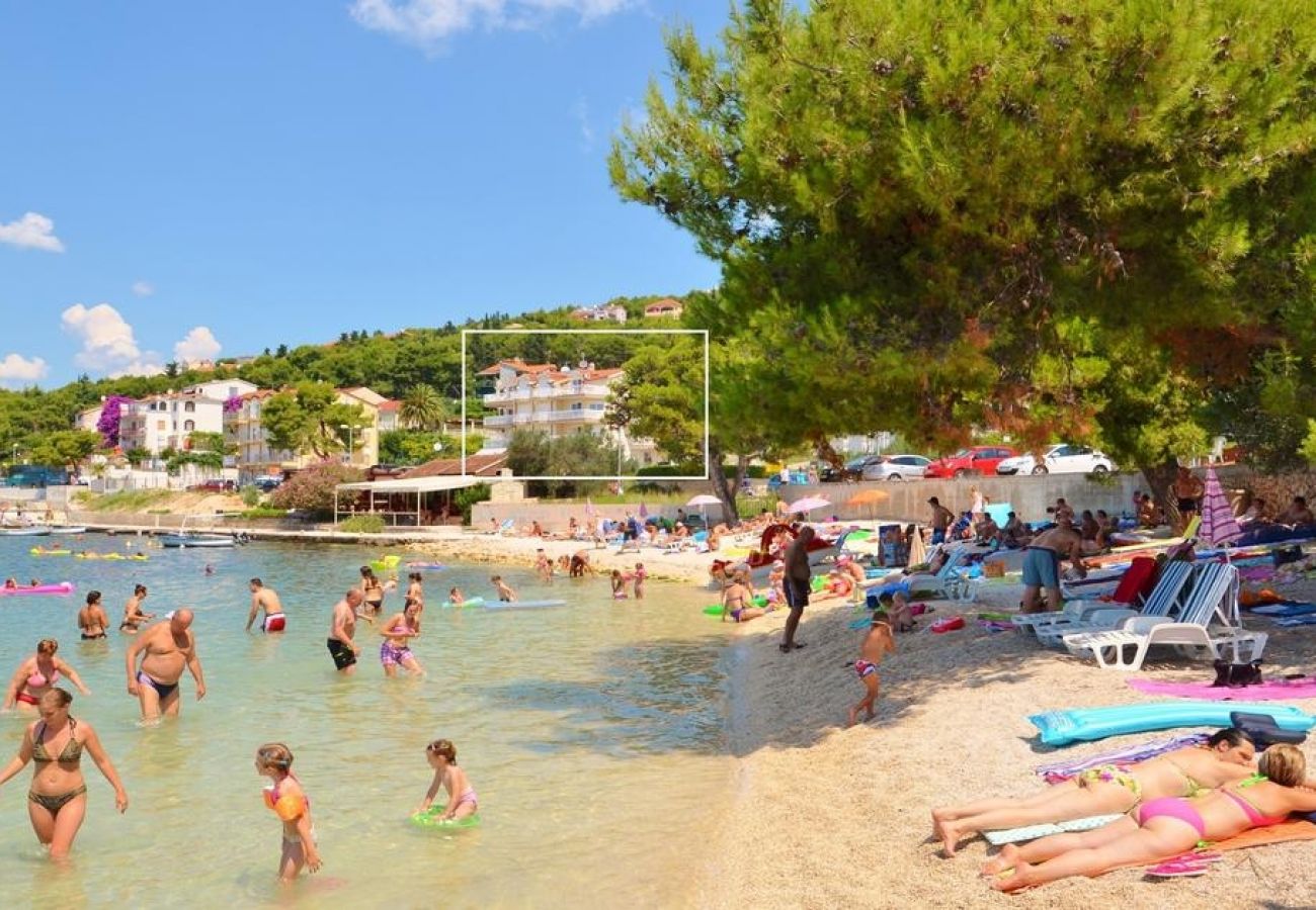 Ferienwohnung in Trogir - Ferienwohnung in Trogir mit Meerblick, Balkon, Klimaanlage, W-LAN (4786-2)