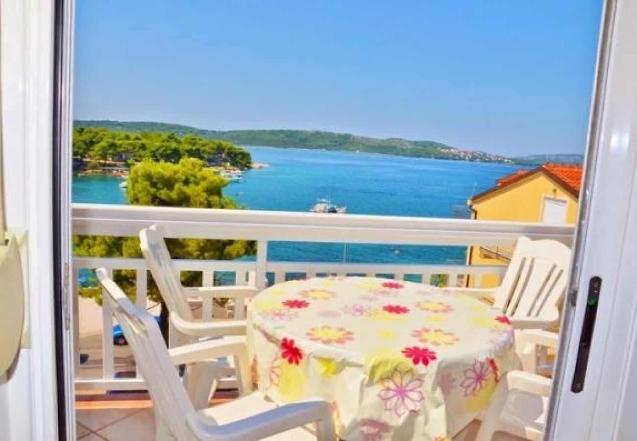 Ferienwohnung in Trogir - Ferienwohnung in Trogir mit Meerblick, Balkon, Klimaanlage, W-LAN (4786-2)