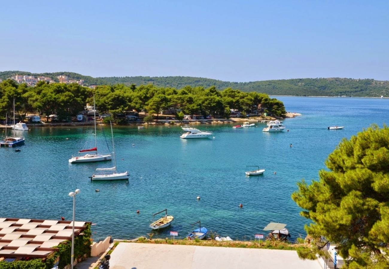 Ferienwohnung in Trogir - Ferienwohnung in Trogir mit Meerblick, Balkon, Klimaanlage, W-LAN (4786-2)