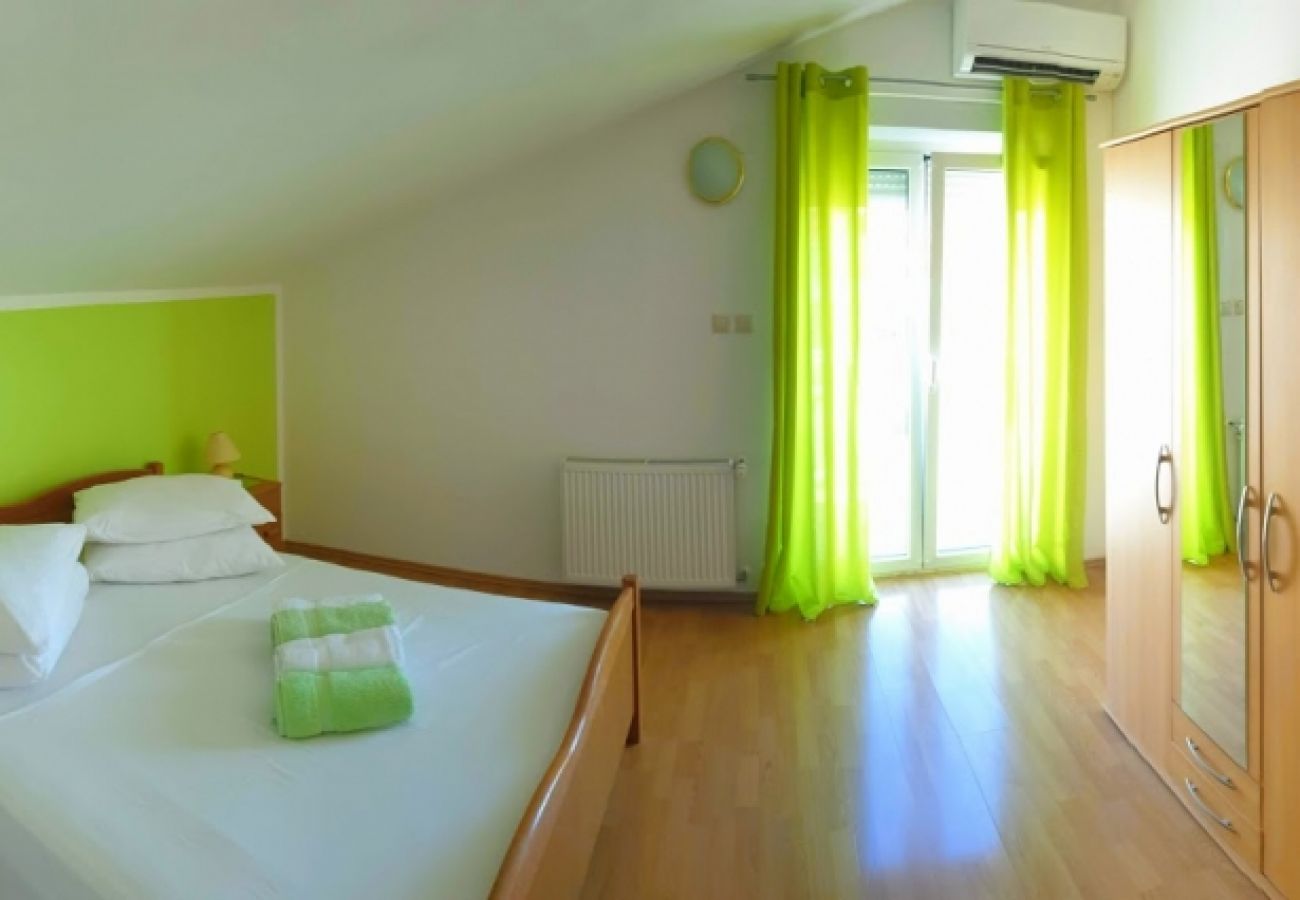 Ferienwohnung in Trogir - Ferienwohnung in Trogir mit Meerblick, Balkon, Klimaanlage, W-LAN (4786-2)