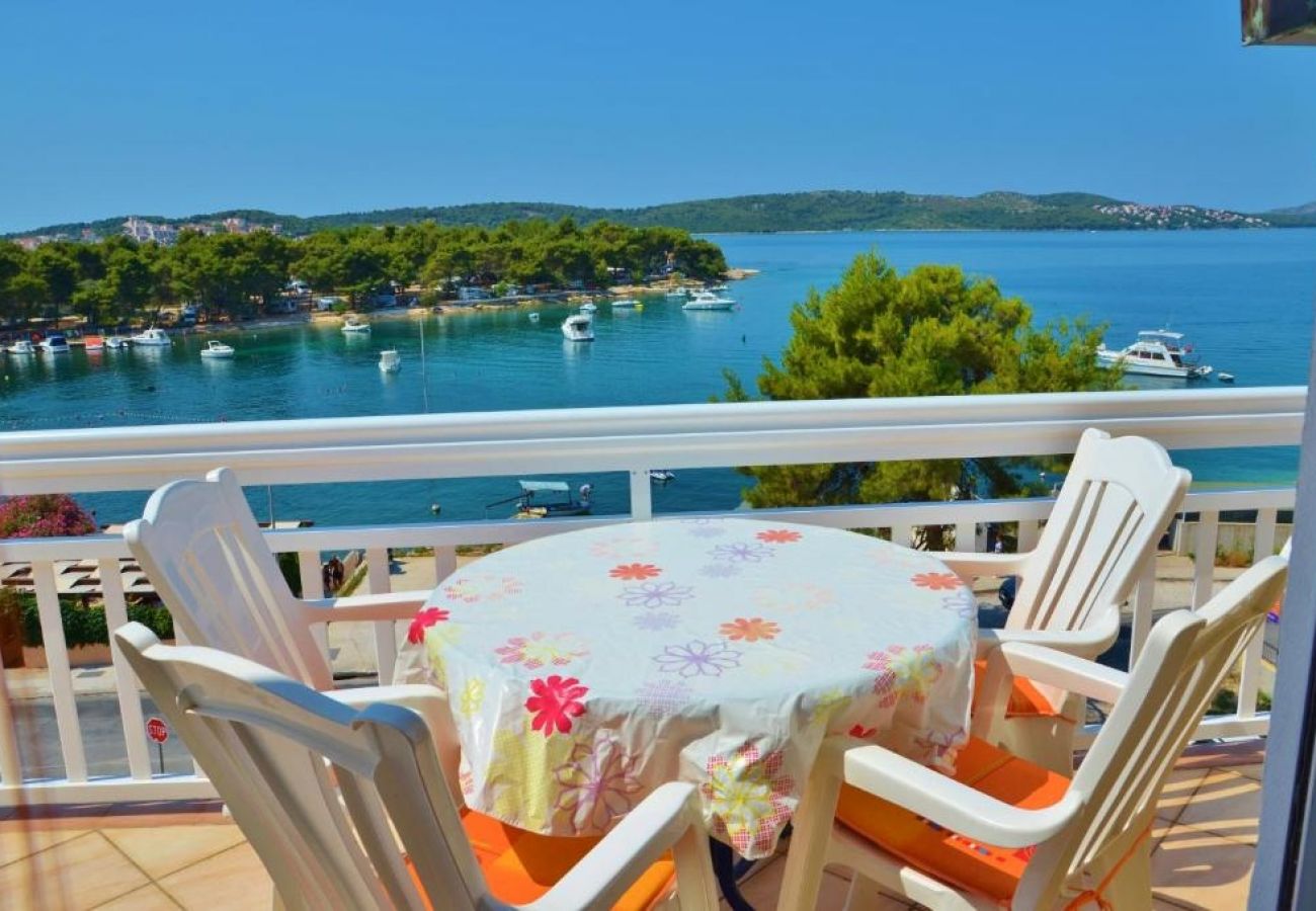 Ferienwohnung in Trogir - Ferienwohnung in Trogir mit Meerblick, Balkon, Klimaanlage, W-LAN (4786-3)