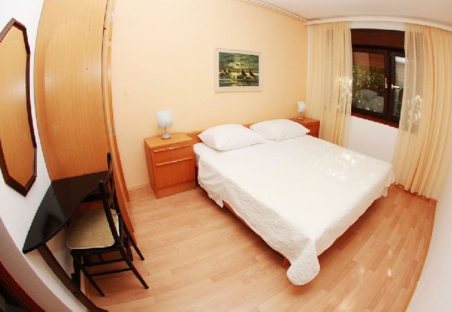 Ferienwohnung in Trogir - Ferienwohnung in Trogir mit Terrasse, Klimaanlage, W-LAN (4787-1) Ferienwohnung in Trogir - Ferienwohnung in Trogir mit Terrasse, Klimaanlage, W-LAN (4787-1)