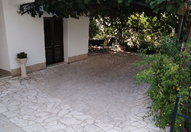 Ferienwohnung in Trogir - Ferienwohnung in Trogir mit Terrasse, Klimaanlage, W-LAN (4787-1) Ferienwohnung in Trogir - Ferienwohnung in Trogir mit Terrasse, Klimaanlage, W-LAN (4787-1)