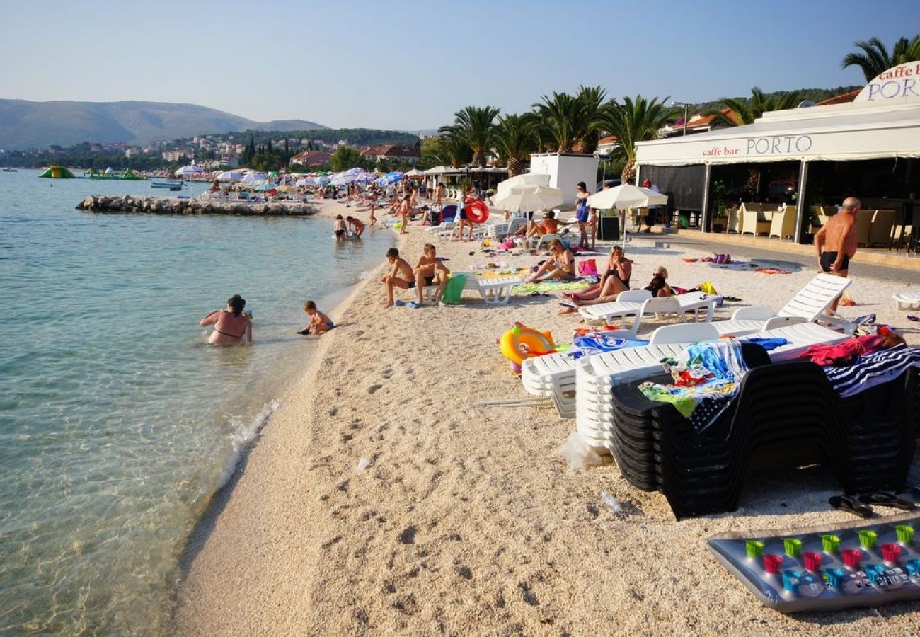 Ferienwohnung in Trogir - Ferienwohnung in Trogir mit Terrasse, Klimaanlage, W-LAN (4787-1)