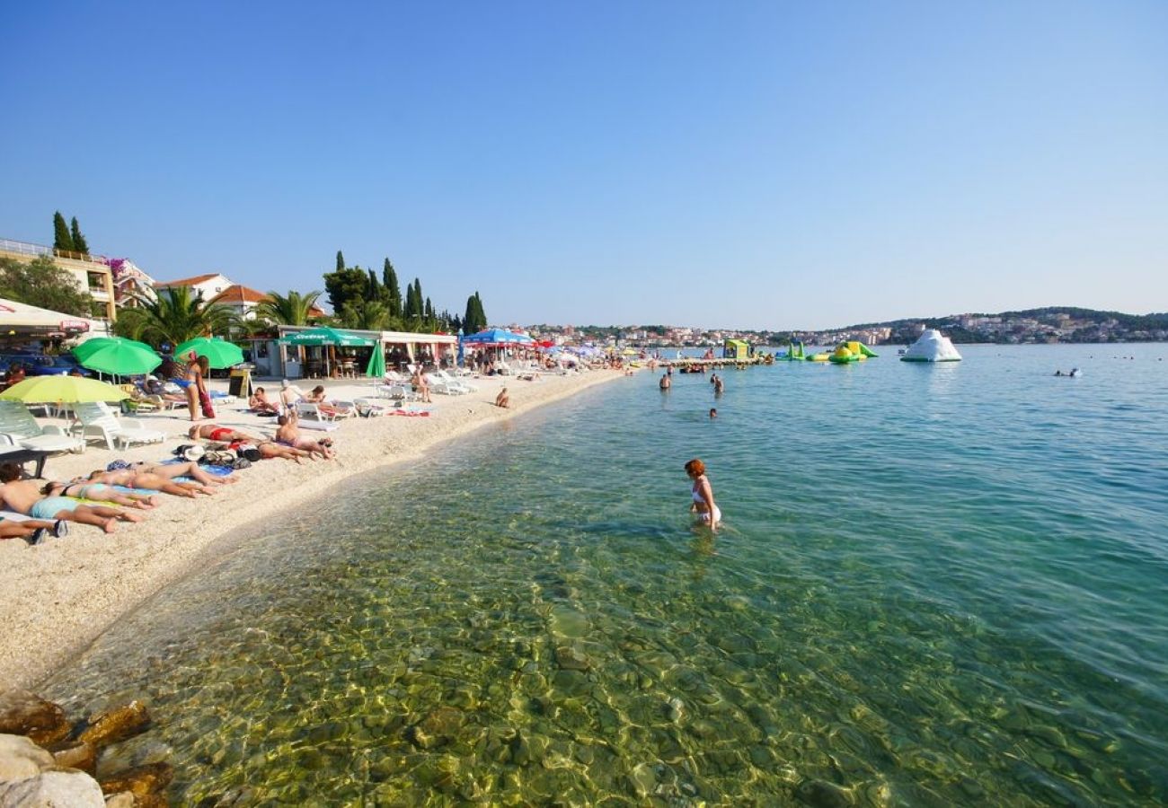 Ferienwohnung in Trogir - Ferienwohnung in Trogir mit Terrasse, Klimaanlage, W-LAN (4787-1)