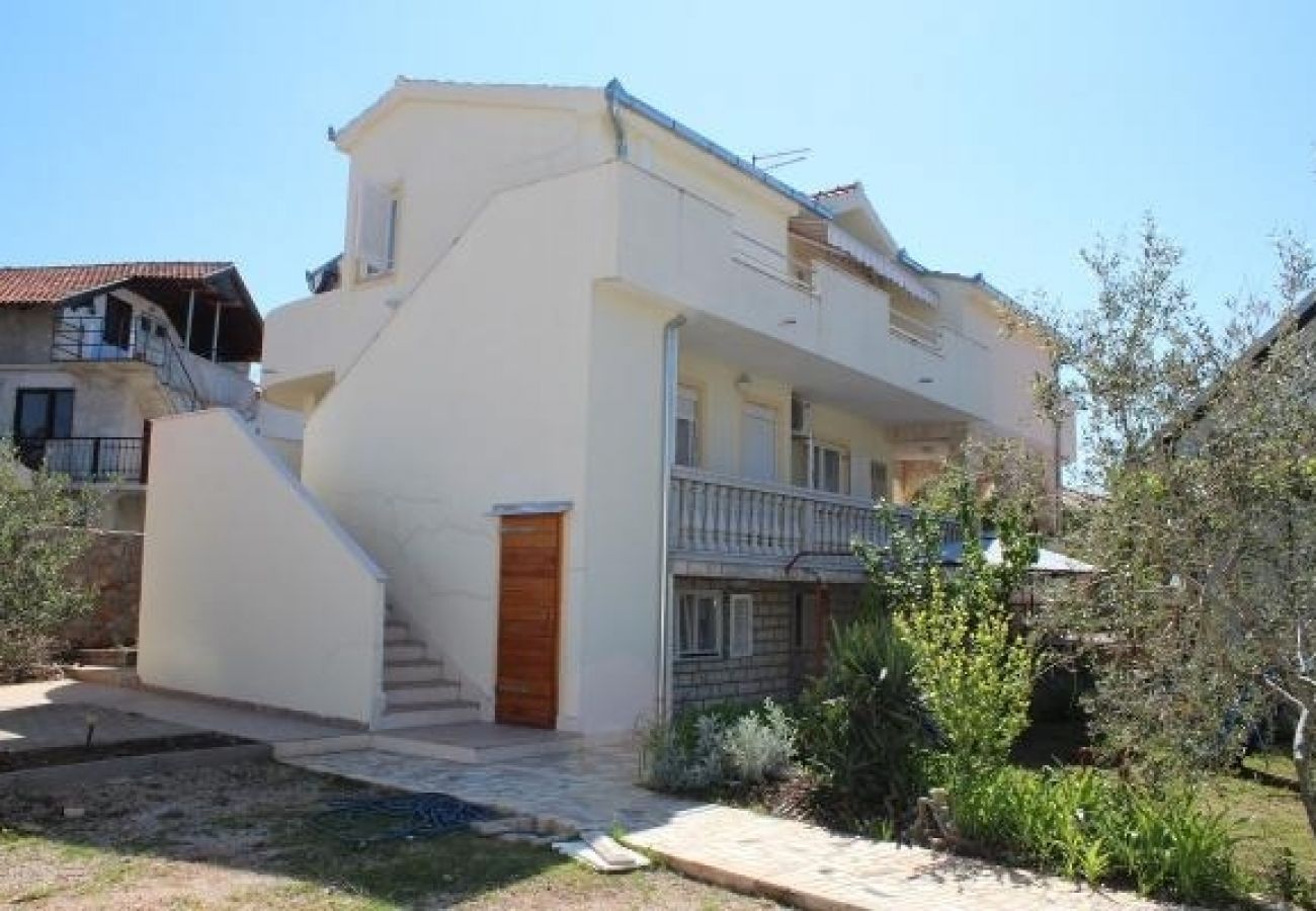 Ferienwohnung in Pirovac - Ferienwohnung in Pirovac mit Terrasse, Klimaanlage, W-LAN, Waschmaschine (4793-1)