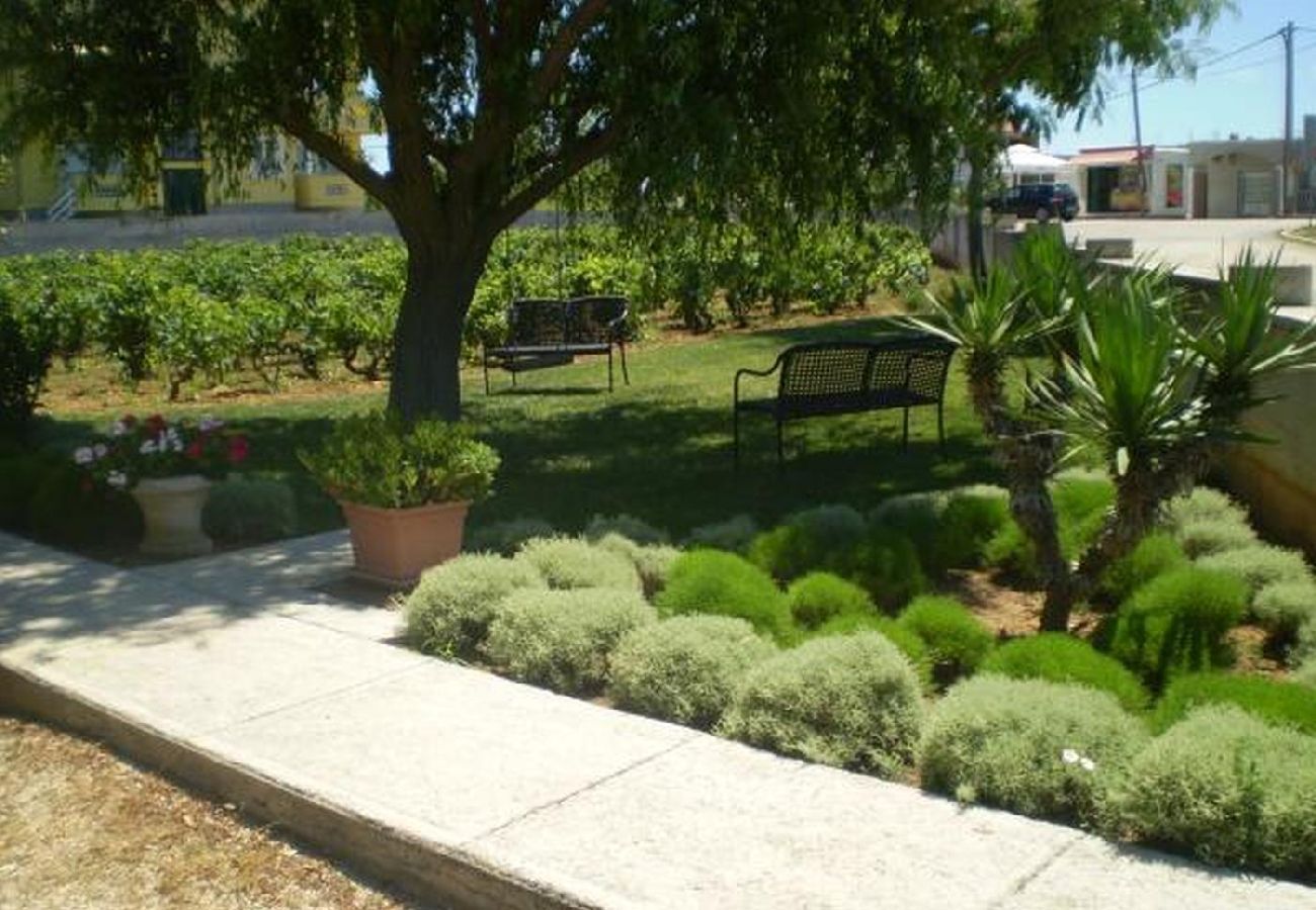 Ferienwohnung in Nin - Ferienwohnung in Zaton (Zadar) mit Meerblick, Balkon, Klimaanlage, W-LAN (4810-1)