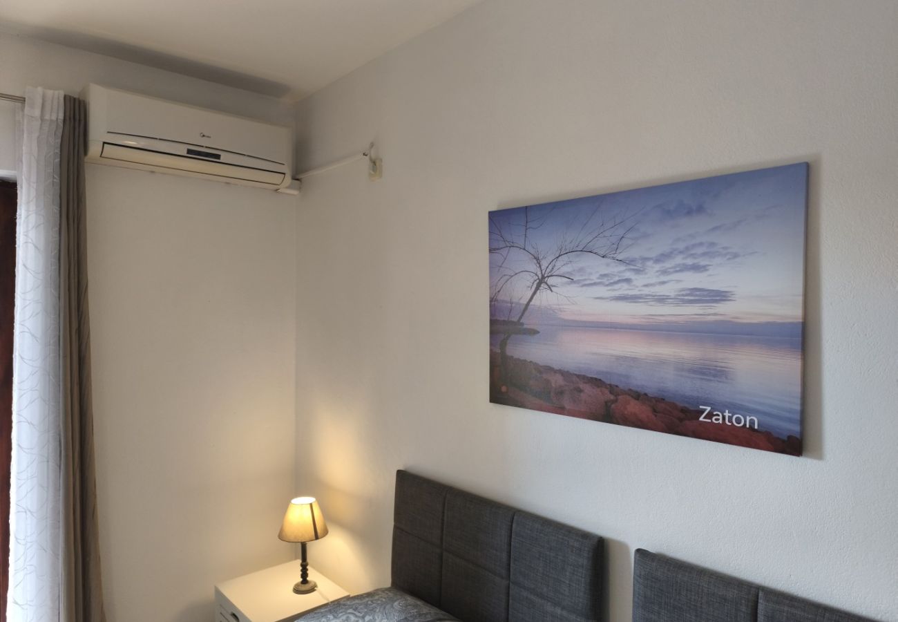 Ferienwohnung in Nin - Ferienwohnung in Zaton (Zadar) mit Meerblick, Loggia, Klimaanlage, W-LAN (4810-3)