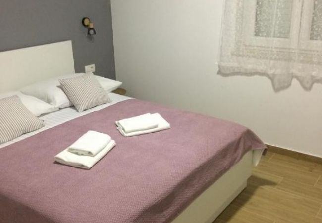 Ferienwohnung in Podgora - Ferienwohnung in Podgora mit Terrasse, Klimaanlage, W-LAN (4492-6) Ferienwohnung in Podgora - Ferienwohnung in Podgora mit Terrasse, Klimaanlage, W-LAN (4492-6)