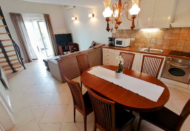 Ferienwohnung in Opatija - Ferienwohnung in Opatija mit Meerblick, Balkon, Klimaanlage, W-LAN (4812-2) Ferienwohnung in Opatija - Ferienwohnung in Opatija mit Meerblick, Balkon, Klimaanlage, W-LAN (4812-2)