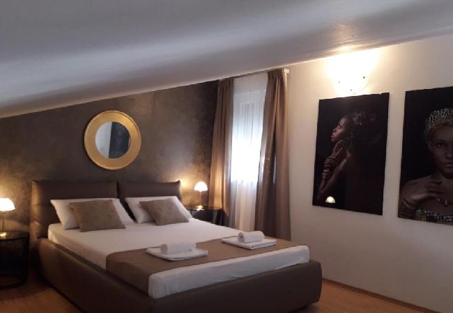 Ferienwohnung in Opatija - Ferienwohnung in Opatija mit Meerblick, Balkon, Klimaanlage, W-LAN (4812-2) Ferienwohnung in Opatija - Ferienwohnung in Opatija mit Meerblick, Balkon, Klimaanlage, W-LAN (4812-2)