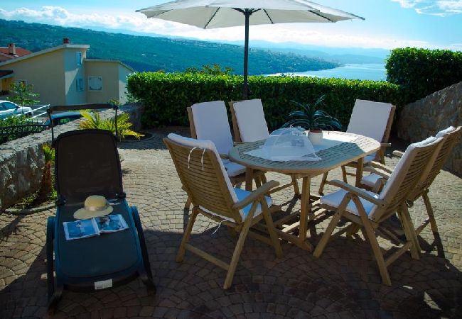 Ferienwohnung in Opatija - Ferienwohnung in Opatija mit Meerblick, Balkon, Klimaanlage, W-LAN (4812-2) Ferienwohnung in Opatija - Ferienwohnung in Opatija mit Meerblick, Balkon, Klimaanlage, W-LAN (4812-2)