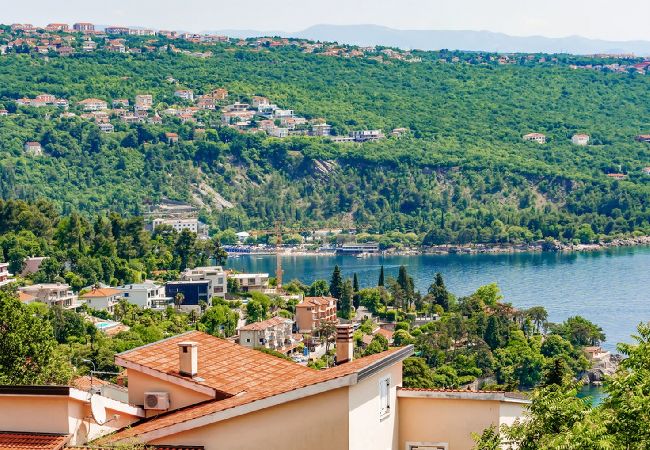 Ferienwohnung in Opatija - Ferienwohnung in Opatija mit Meerblick, Balkon, Klimaanlage, W-LAN (4812-2) Ferienwohnung in Opatija - Ferienwohnung in Opatija mit Meerblick, Balkon, Klimaanlage, W-LAN (4812-2)