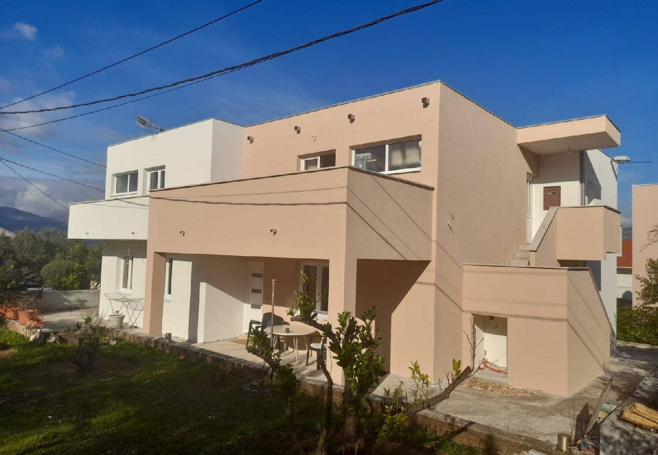 Ferienwohnung in Slatine - Ferienwohnung in Slatine mit Meerblick, Terrasse, Klimaanlage, W-LAN (4789-4)