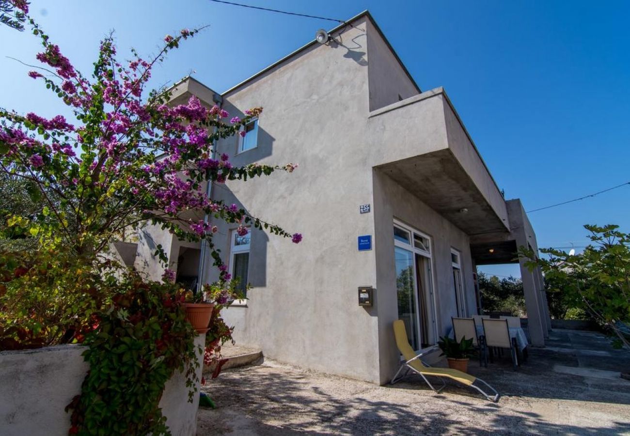 Ferienwohnung in Slatine - Ferienwohnung in Slatine mit Meerblick, Terrasse, Klimaanlage, W-LAN (4789-4)